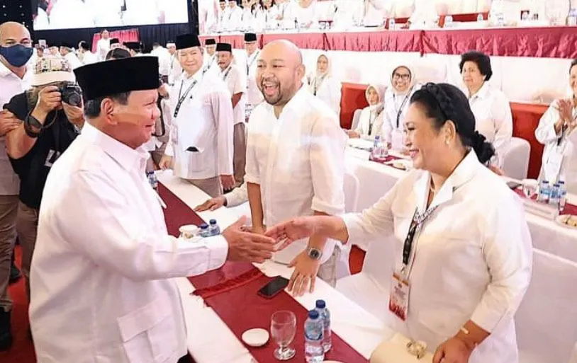 Sumringah Lihat Prabowo dan Titiek Berbalas Senyum