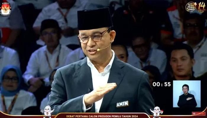 Anies Baswedan, saat debat perdana capres 2024