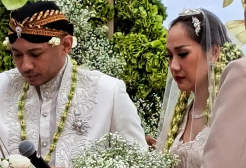Bunga Citra Lestari (BCL) dan Tiko Aryawardhana resmi menikah