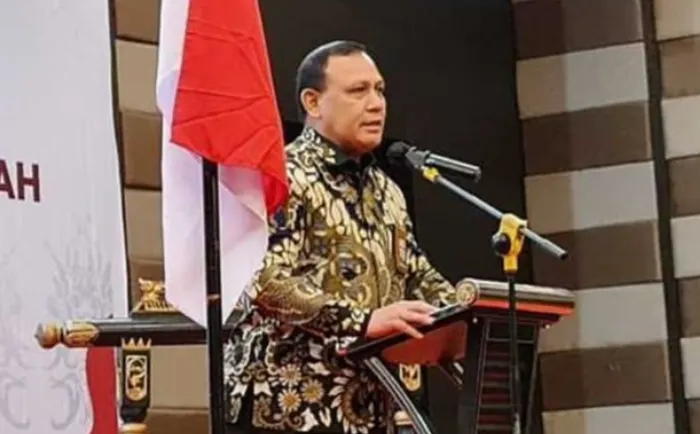 Ditetapkannya Firli Bahuri sebagai tersangka kasus dugaan tindak pidana pemerasan membuat maruah KPK berada di titik terendah.