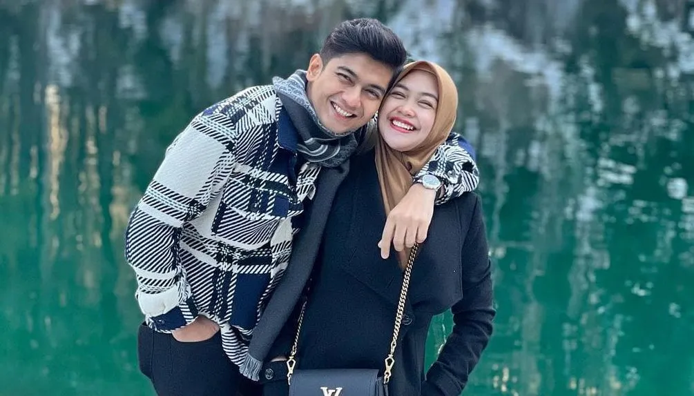 Ketidakhadiran Ria Ricis di wisuda S2 Teuku Ryan tentu menjadi tanda tanya, hingga muncul rumor keduanya diduga berpisah.