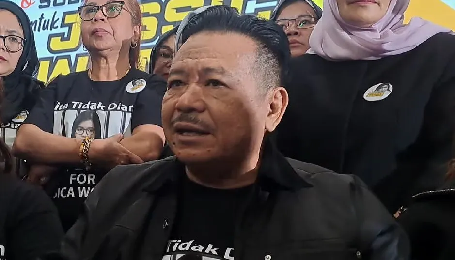 Otto Hasibuan mengatakan, sebelum mengajukan PK, pihaknya akan melaporkan seorang hakim ke Komisi Yudisial (KY).