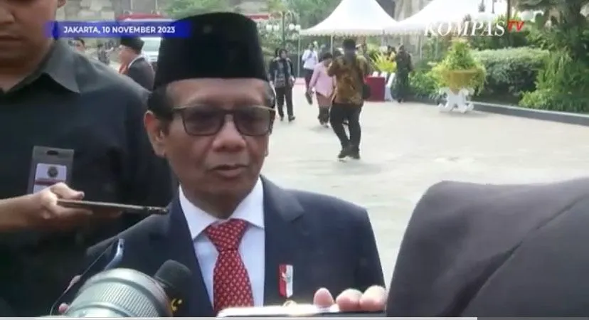Mahfud MD ikut buka suara soal kaus Wamenkumham Eddy Hiariej