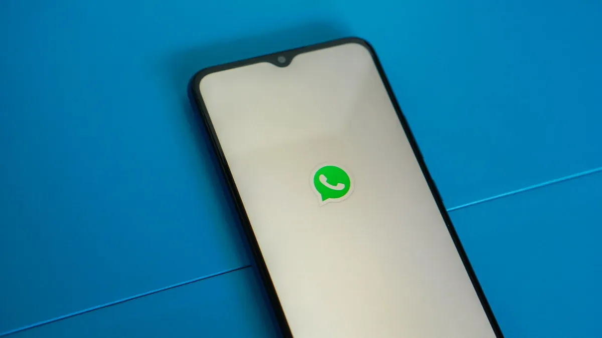 Ilustrasi Aplikasi WhatsApp