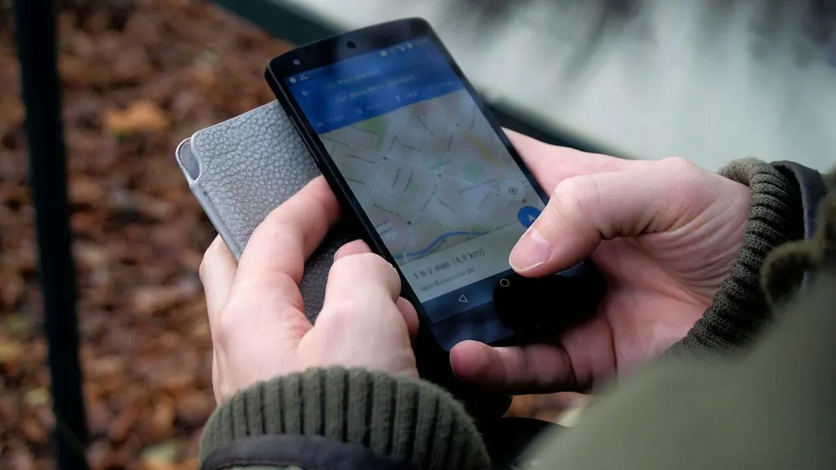 Ilustrasi melacak nomor HP lewat Google Maps.
