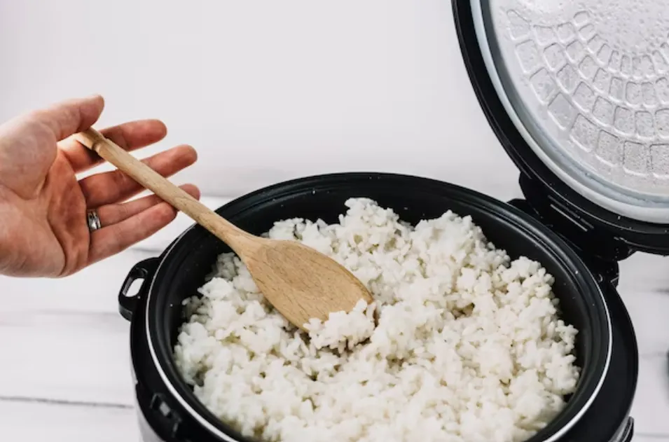 Illustrasi. Catat! Pemerintah Akan Bagikan Rice Cooker Secara Cuma-cuma, Kapan? 