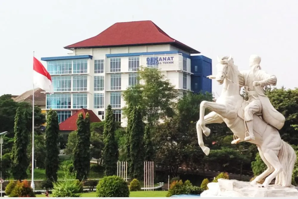 Universitas Diponegoro (Undip)| TOP 10 Universitas Jurusan Hukum Terbaik di Indonesia Versi Edurank 2023
