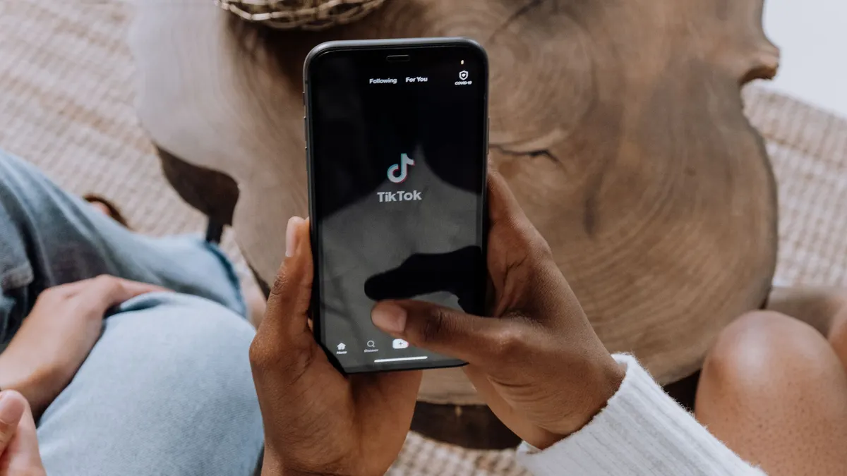 Sebelumnya diketahui bahwa TikTok Shop dilarang untuk melakukan transaksi di dalam aplikasi dan boleh promosi saja di TikTok.