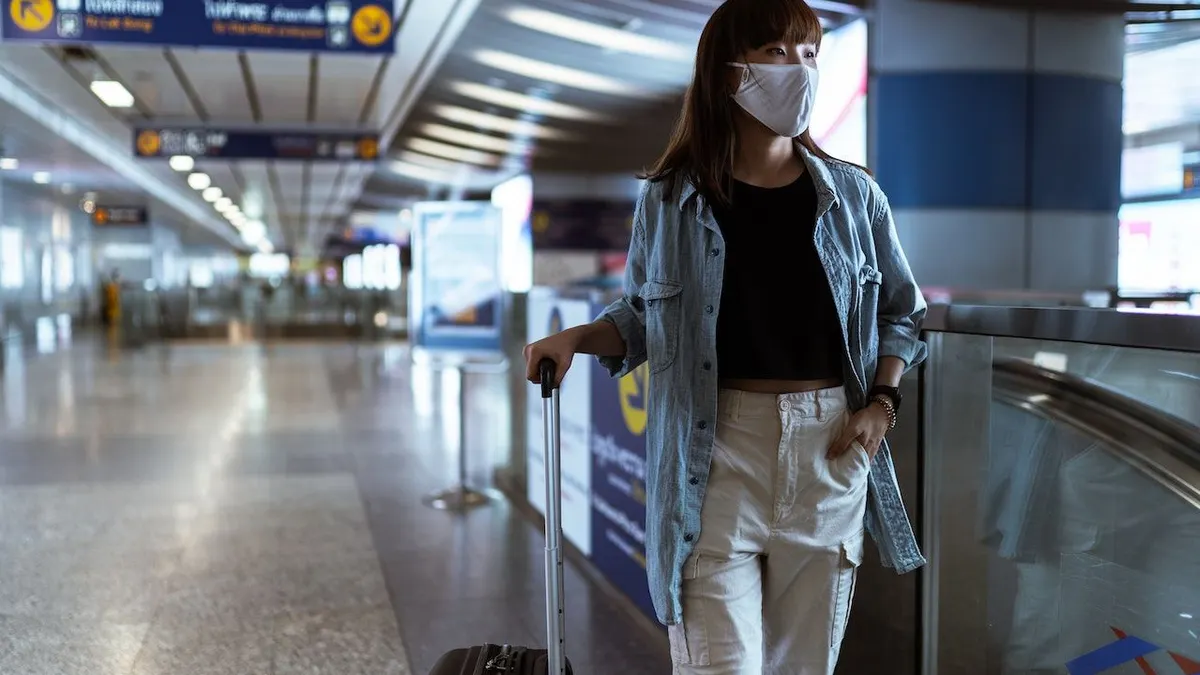 Berikut ini adalah empat tips penting yang wajib diikuti untuk solo traveling, bagi kamu yang merencakan libur panjang.
