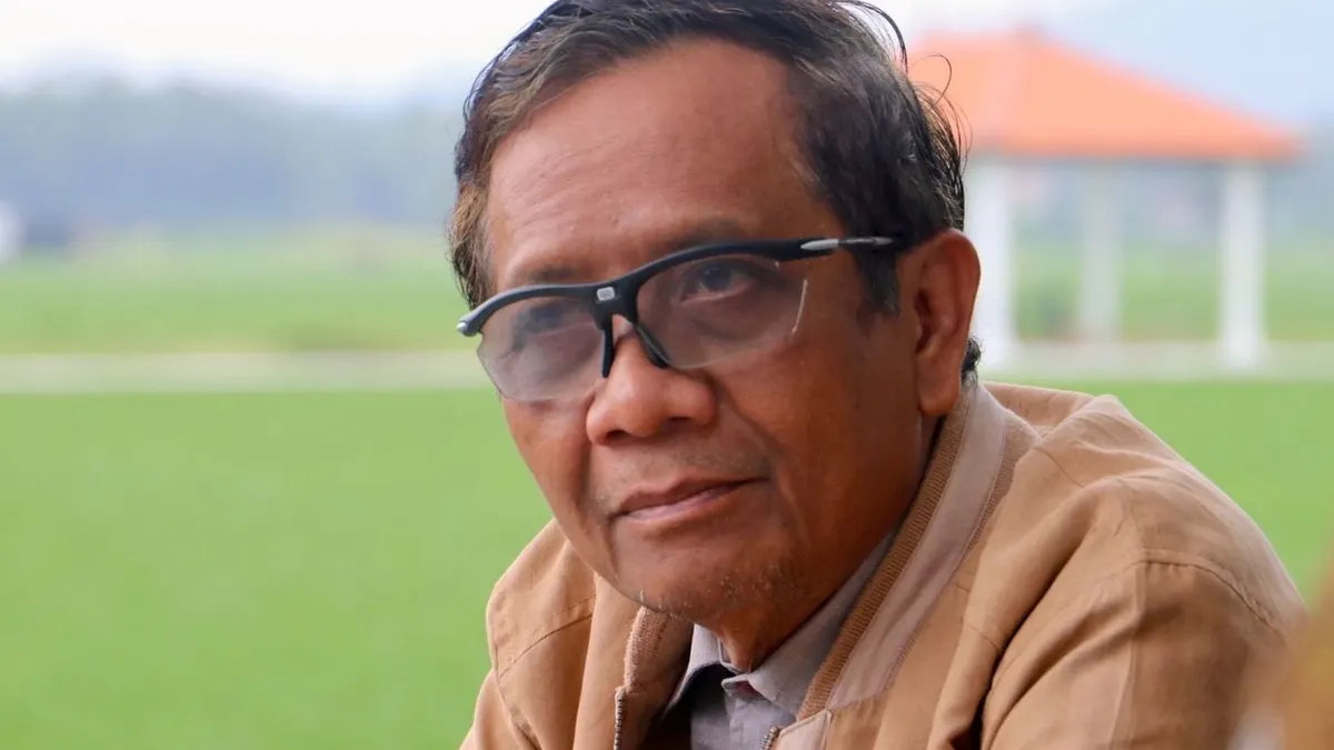 Mahfud MD mengatakan bahwa pemanggilan Cak Imin oleh KPK bukan semata-mata politisasi hukum.