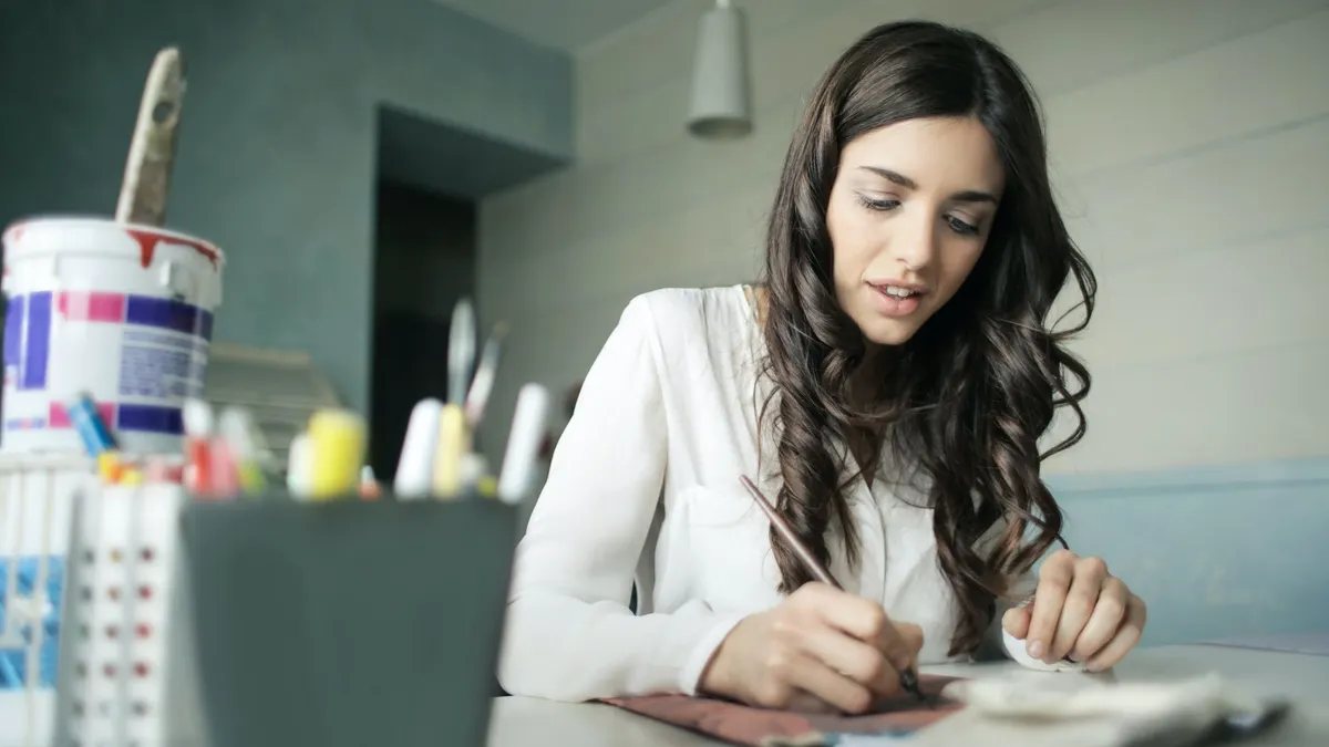 Suka Menulis? Ini 5 Jurusan Kuliah yang Cocok Untuk Kamu, Salah Satunya Sastra (Suka Menulis? Ini 5 Jurusan Kuliah yang Cocok Untuk Kamu, Salah Satunya Sastra (Pexels.com/Andrea Piacquadio)