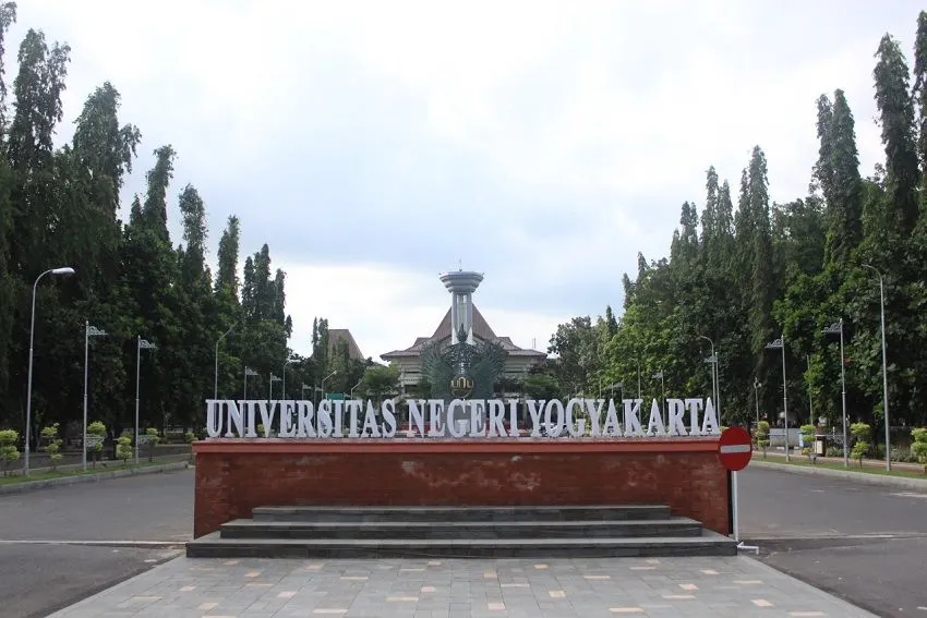 Universitas Negeri Yogyakarta (UNY). Lantas kira-kira, Perguruan Tinggi Negeri (PTN) apa saja yang biaya pendidikannya tergolong paling murah? Yuk. simak daftarnya.
