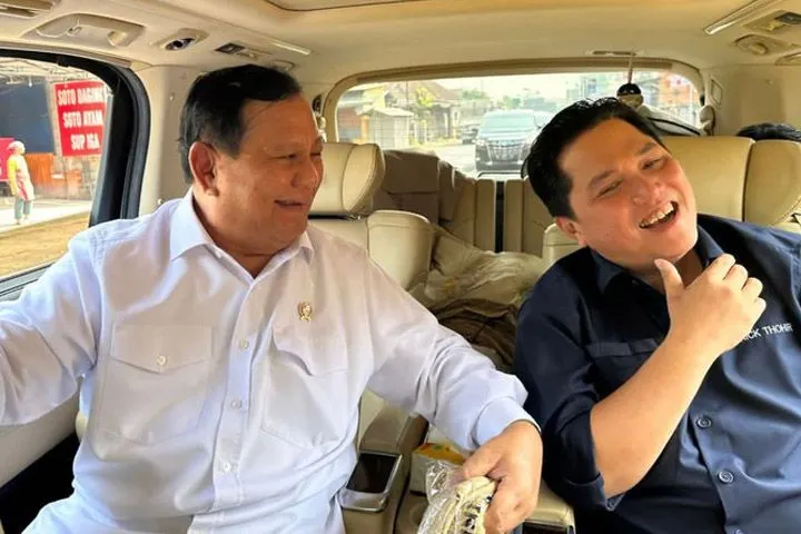 Momen Menteri BUMN Erick Thohir bersama Menteri Pertahanan Prabowo Subianto