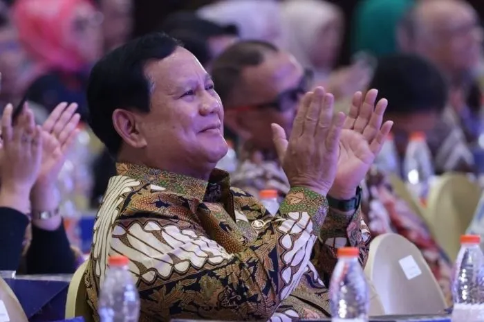 Kabar hangat yang menyebutkan Cak Imin akan menjadi cawapres Anies Baswedan, mendapat respon santai dari Prabowo Subianto.