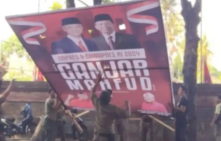 Baru-baru ini publik dihebohkan dengan baliho Ganjar Pranowo-Mahfud MD yang mendadak dicopot ketika Jokowi berkunjung ke Bali.
