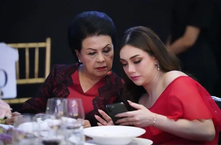Celine Evangelista bersama istri Jaksa Agung ST Burhanuddin