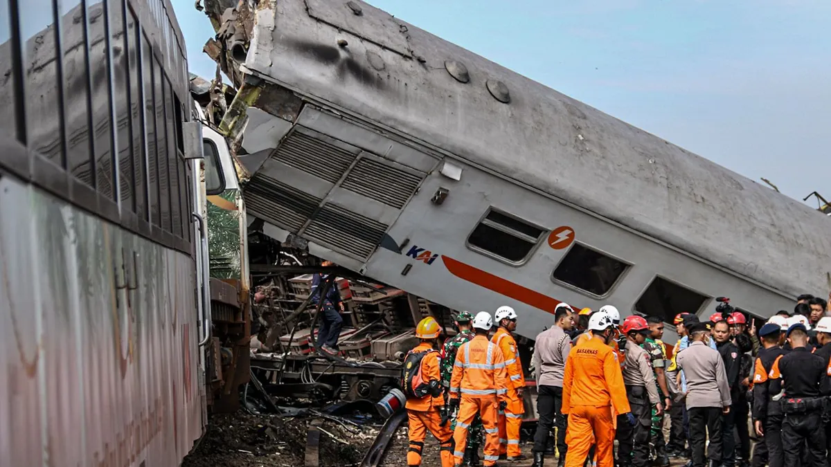 Kecelakaan antara dua kereta api (KA) yang terjadi pada Jumat, 5 Januari 2024 di kawasan Haurpugur, Cicalengka