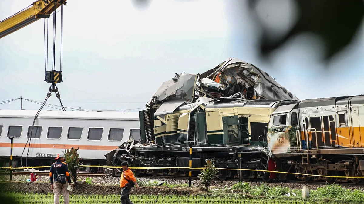 Tim SAR Gabungan berhasil mengevakuasi seluruh korban meninggal dunia kecelakaan rangkaian kereta api di Kabupaten Bandung.