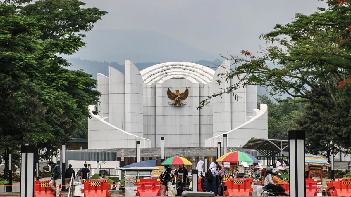 Taman Monumen Perjuangan Jawa Barat (Monju), Kota Bandung | Kota apakah yang menjadi kota terbaik untuk belajar di Indonesia? Berikut informasi selengkapnya yang bisa kamu jadikan referensi. 