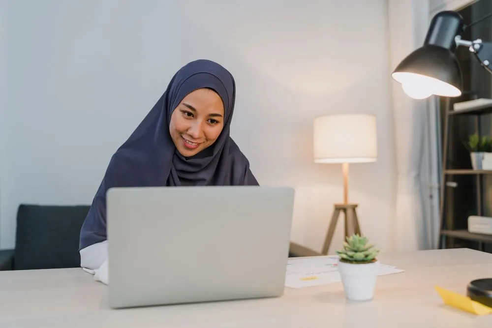 Ilustrasi Bekerja saat Bulan Ramadhan