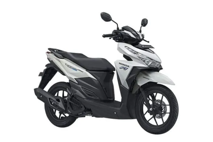 Cocok buat gaya hidup aktif kamu di jalanan kota. Tampil keren sambil hemat, nggak ada alasan lagi buat gak punya Honda Vario 150.