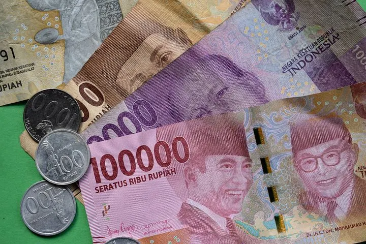 Partai Buruh memprotes kenaikan upah minimum provinsi (UMP) DKI Jakarta yang dinilai sedikit dan hanya sebesar 3,6 persen.