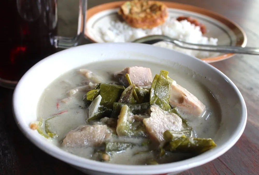 ilustrasi Resep Lodeh Terong dan Kacang | Sayur lodeh memiliki rasa yang khas, bahan bahannya pun mudah didapatkan seperti pasar tradisional, pasar modern bahkan di warung-warung.
