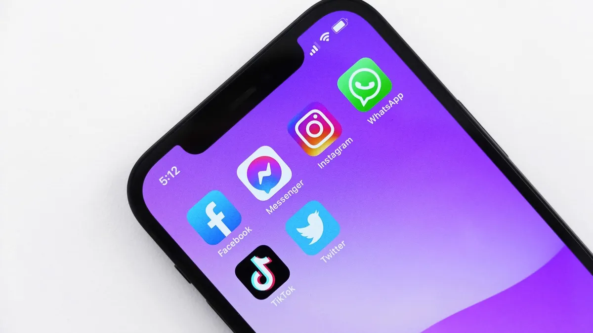 Ilustrasi cara WhatsApp tidak memakan banyak data internet.