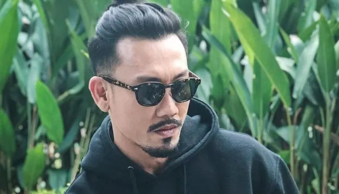 Denny Sumargo.