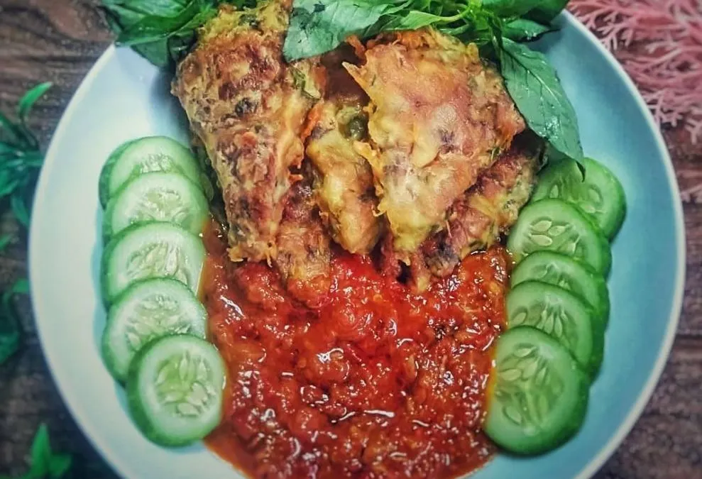 Telur penyet | Ada beberapa ide menu buka puasa yang praktis dan lezat untuk menemani momen berbuka puasa kita. Berikut ialah beberapa rekomendasinya.