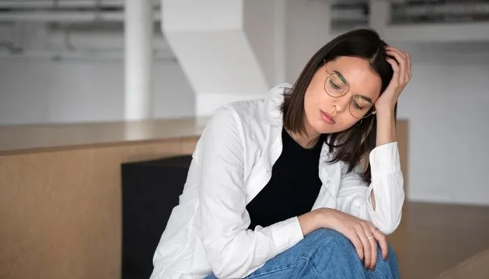 5 Tanda Kamu Sebenarnya Kesepian