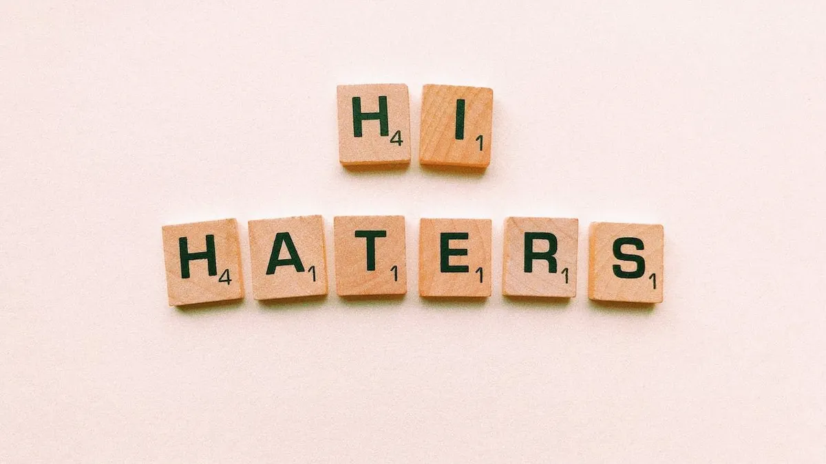 Dibutuhkan sebuah kesabaran yang sangat ekstra untuk menghadapi haters ini. Namun, kamu tidak perlu khawatir lagi. Baca tips berikut ini.