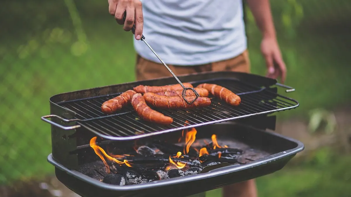 Cek yuk, berikut adalah 3 jenis makanan yang lebih berbahaya dibandingkan dengan rokok dan bisa menyebabkan kanker.