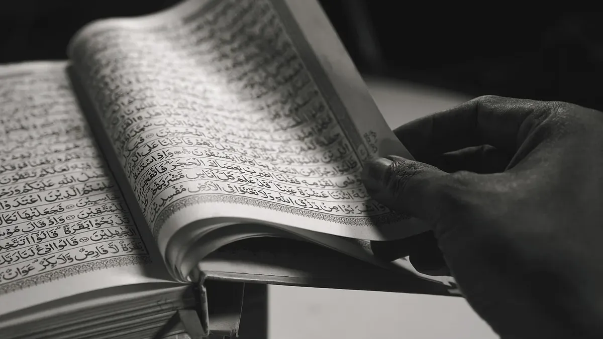 Ilustrasi Membaca Alquran