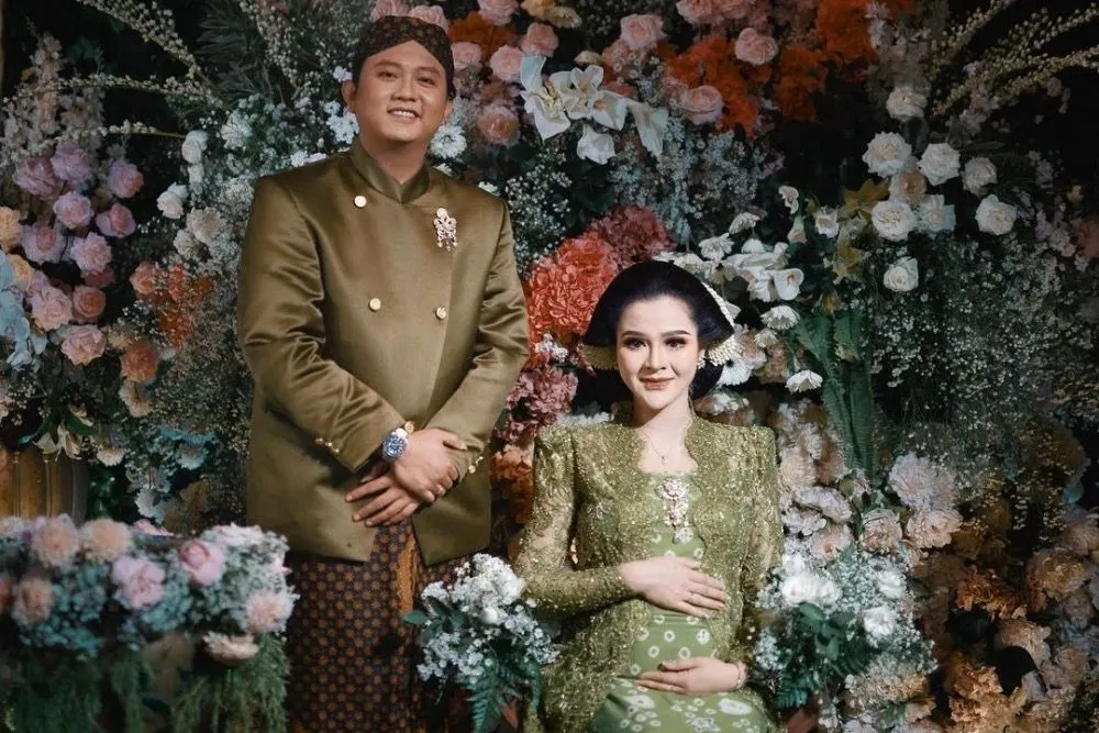 Denny Caknan dan Bella Bonita Gelar Acara Mitoni