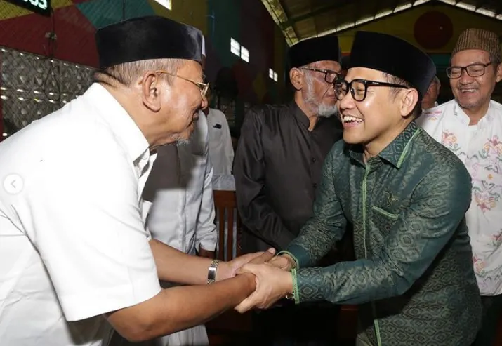 Abdul Muhaimin Iskandar atau biasa dipanggil dengan nama Cak Imin hari ini berkunjung ke makan salah satu pendiri Nahdlatul Ulama.