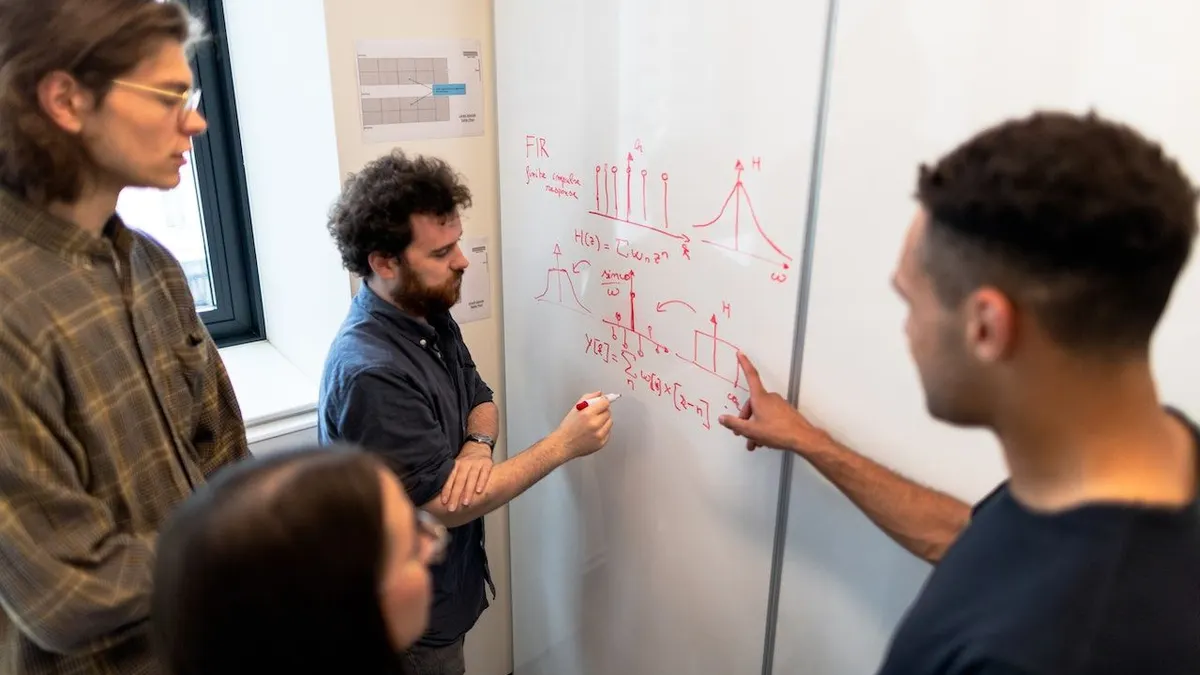 Secara pendapatan, karier sebagai data scientist pun memang menggiurkan. Selain itu, ada lima fakta unik tentang profesi ini.