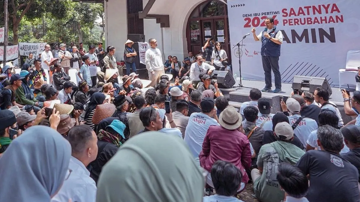 Presiden Joko Widodo (Jokowi) memberikan pembelaan kepada Pejabat (Pj) Gubernur Jawa Barat (Jabar) Bey Machmudin yang batalkan acara Anies Baswedan.