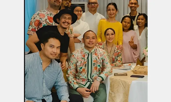 Postingan BCL saat merayakan hari Lebaran.