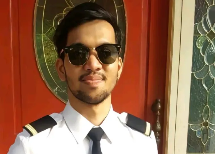 Foto Elmer Syaherman seorang pilot