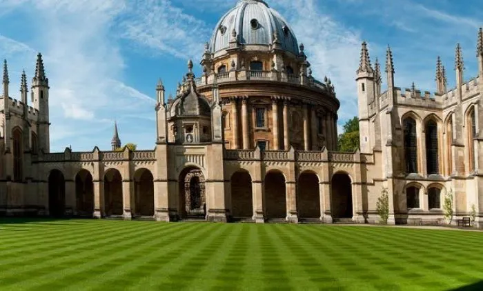 Oxford University | Dilansir Times Higher Education (TME) pada 2023, terdapat 5 kampus terbaik di dunia. Berikut nama-nama kampus tersebut serta keunggulannya.