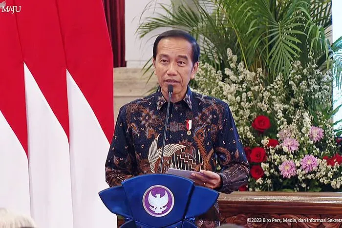 Presiden Jokowi membuka kongres ke-XXV Persatuan Wartawan Indonesia (PWI) di Istana Negara Jakarta.