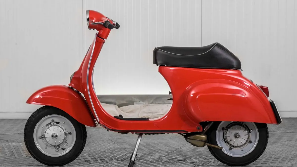 Berikut adalah beberapa kelebihan Vespa 50 Special yang membuatnya banyak disukai oleh para penggemar setianya.