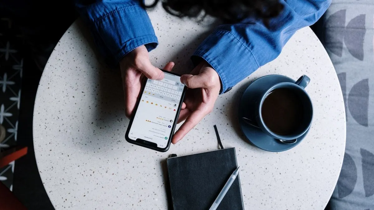 Dengan memanfaatkan fitur Click to Chat kamu tidak perlu repot lagi untuk menyimpan nomor seseorang untuk dihubungi melalui WhatsApp.