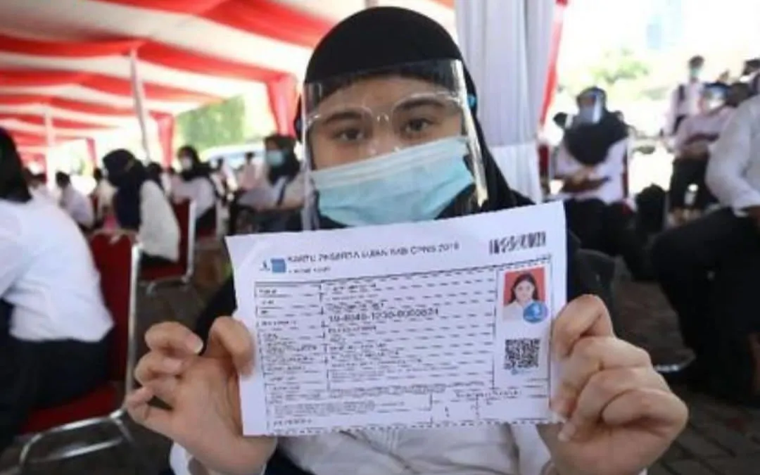 Dalam melakukan pendaftaran, tentu pendaftar diminta memasukkan beberapa syarat atau berkas lamaran, dan salah satunya adalah pas foto.