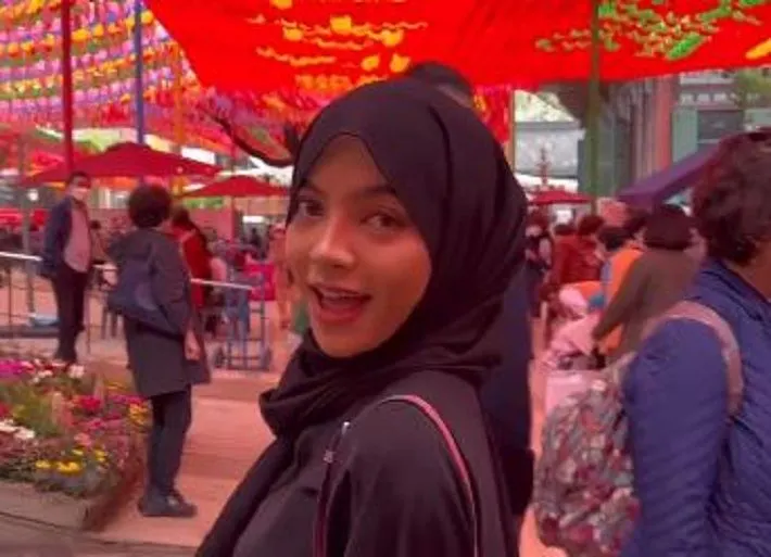 Kocak, Oklin Fia Dibilang Pompa Karet WC setelah Video Viral Jilat Es Krim