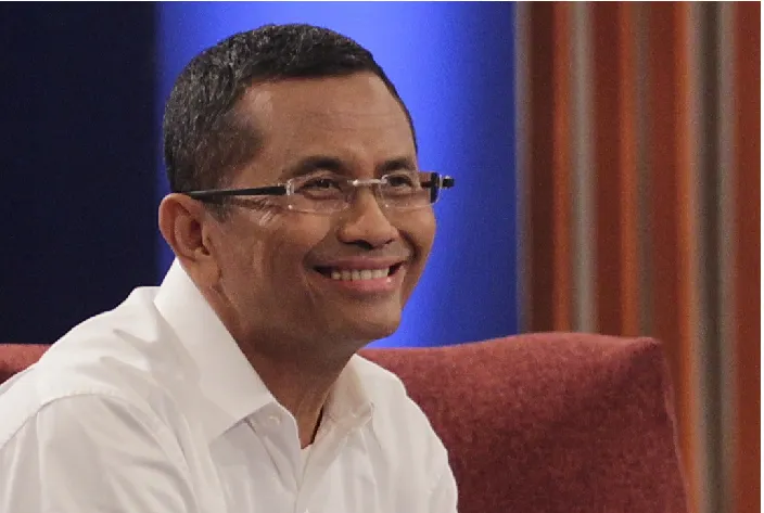 Dahlan Iskan mengungkapkan tersangka dalam kasus dugaan rasuah pengadaan gas alam cair adalah eks dirut PT Pertamina, Karen Agustiawan.