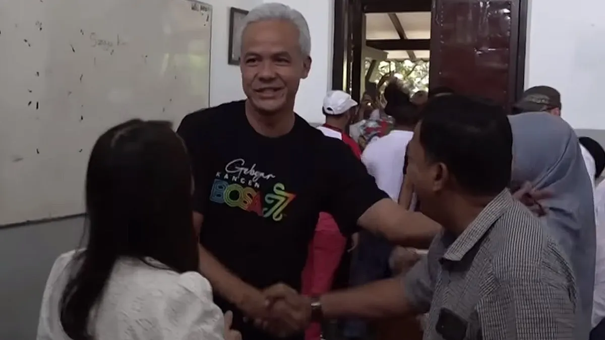 Di pengujung masa jabatannya sebagai Gubernur Jawa Tengah, Ganjar Pranowo, menyempatkan diri untuk mengikuti reuni.