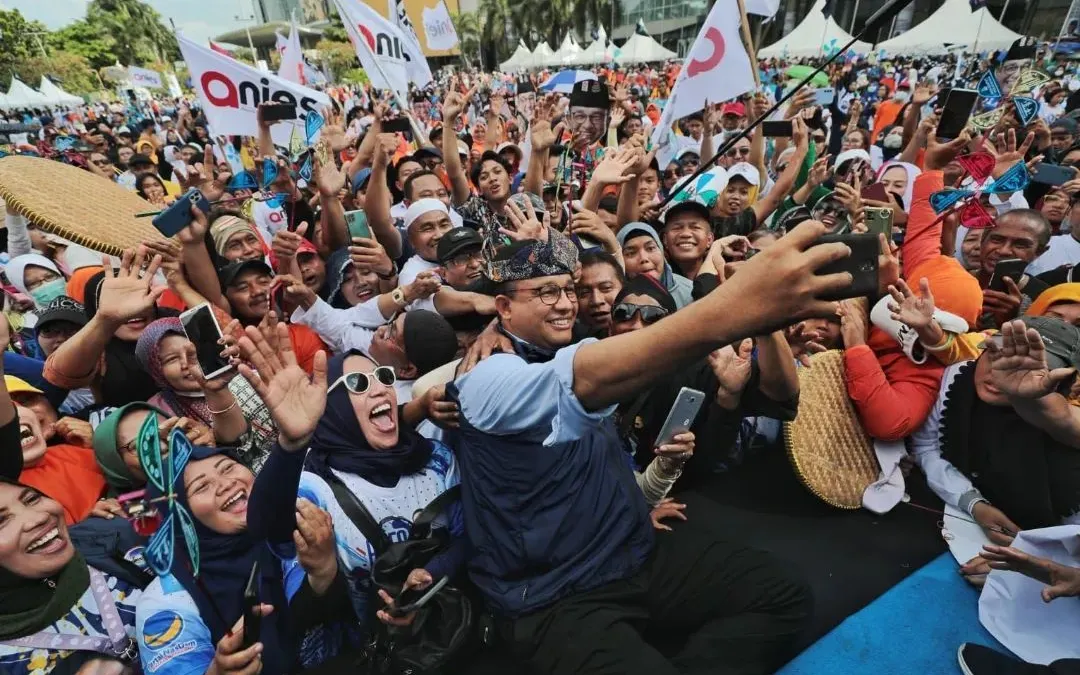 Anies Baswedan belum lama ini menghadiri deklarasi dukungan yang diberikan oleh Sekretariat bersama hijau, kuning, biru di Semarang.