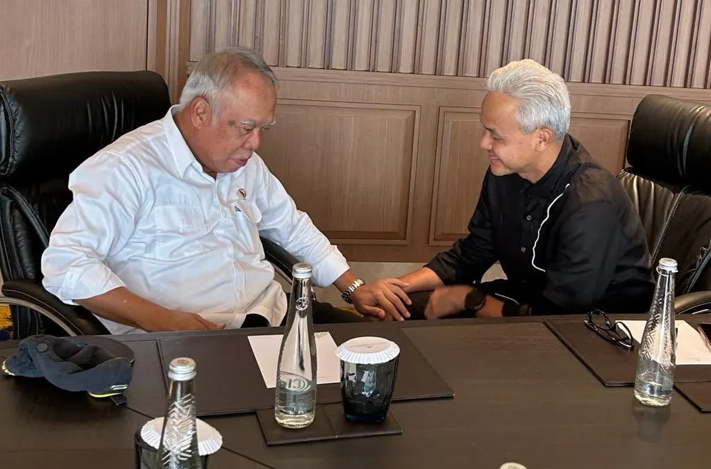 Foto Ekspresi Pak Bas Saat Bertemu Ganjar Pranowo Viral, Netizen X Doakan Dia Semoga Tegar dan Kuat (Twitter @kiki_daliyo)